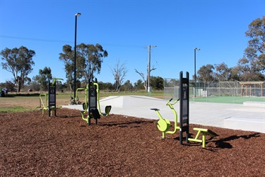 Outdoor exercise equipment