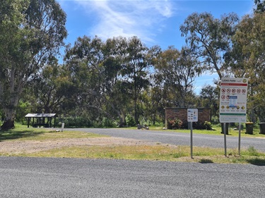 Emu Crossing 2