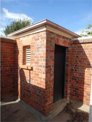 Uralla Old Court House - External Toilet