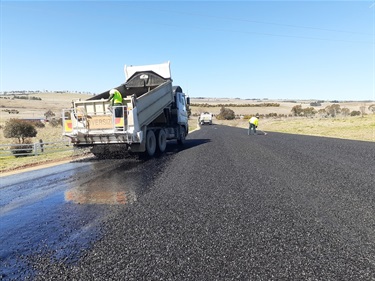 Bitumen sealed Old Gostwyck Road for sealing